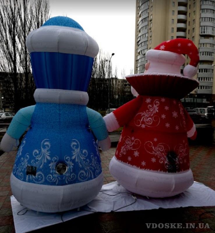 Надувные рекламные фигуры Деда Мороза и Снегурочки (3)
